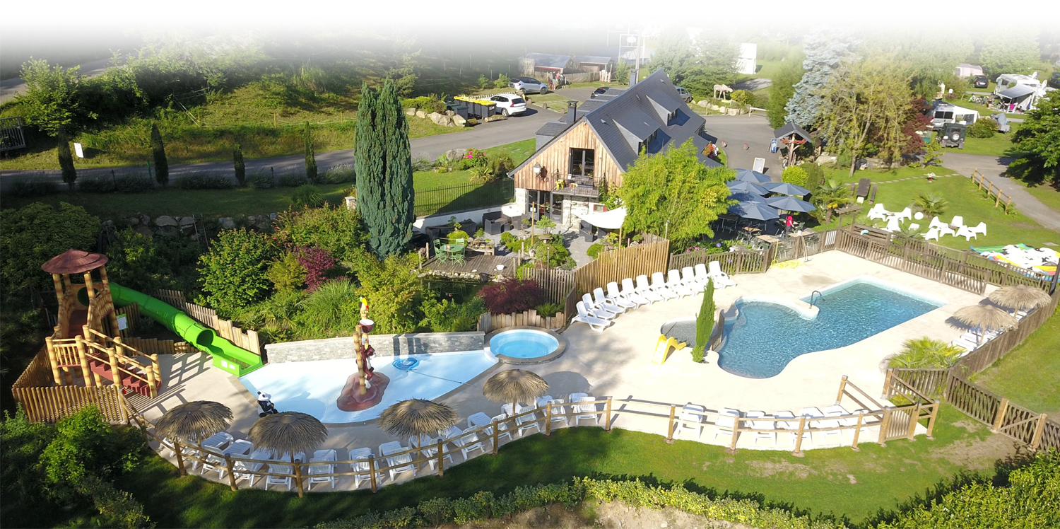 Camping avec piscine chauffée, vue panoramique sur les montagnes, à Lourdes