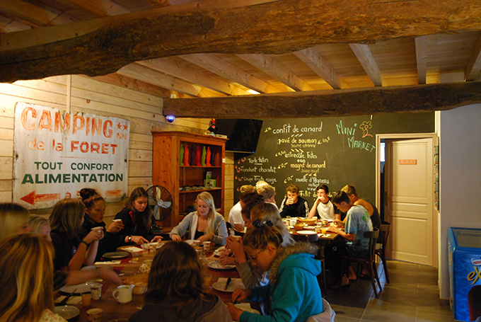 Bar Restaurant la Bergerie du camping la forêt Lourdes