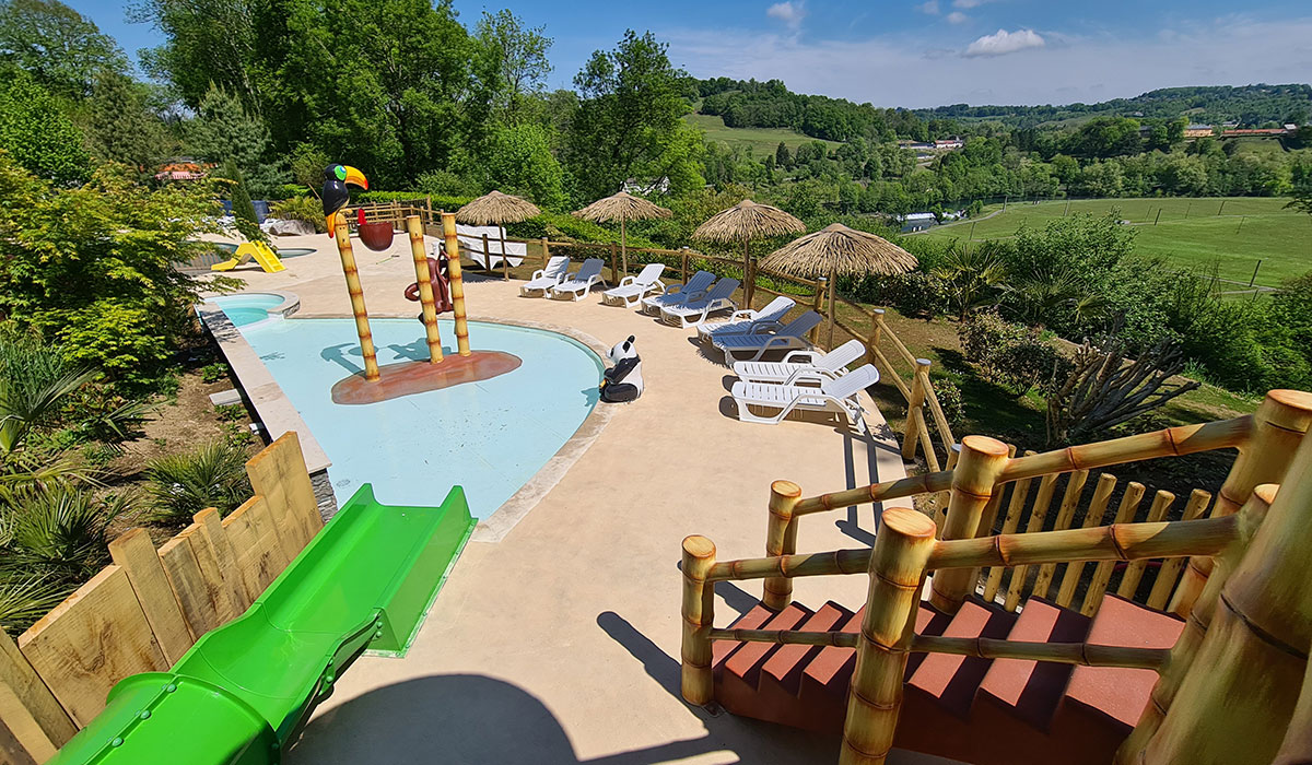 camping avec piscine espace spa canon et jets deau